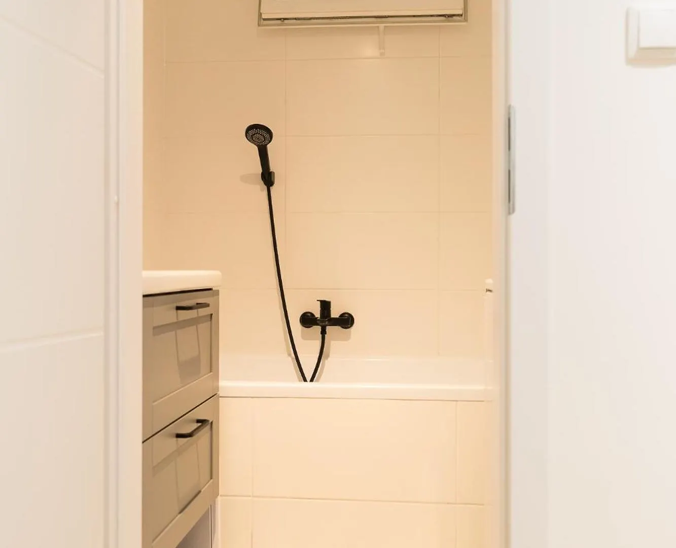 Moderni Byt S Primym Vstupem Do Parku V Centru Ostravy Ostrava Apartment