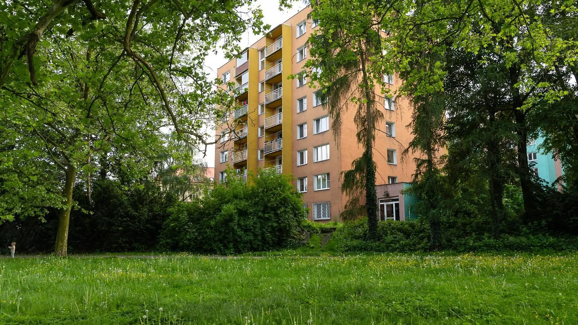 Moderni Byt S Primym Vstupem Do Parku V Centru Ostravy Ostrava